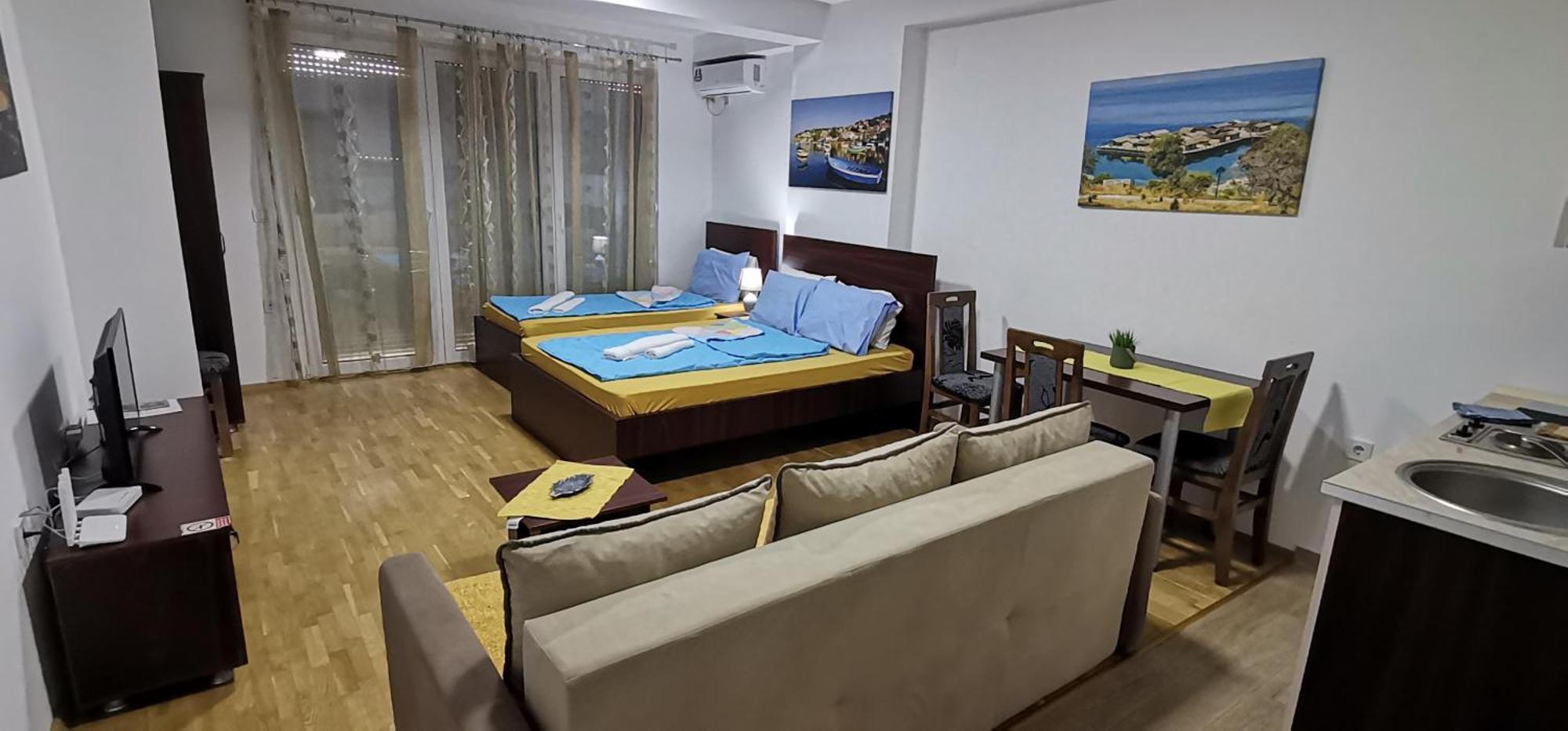 Center Apartment Delfina Ohrid Bagian luar foto