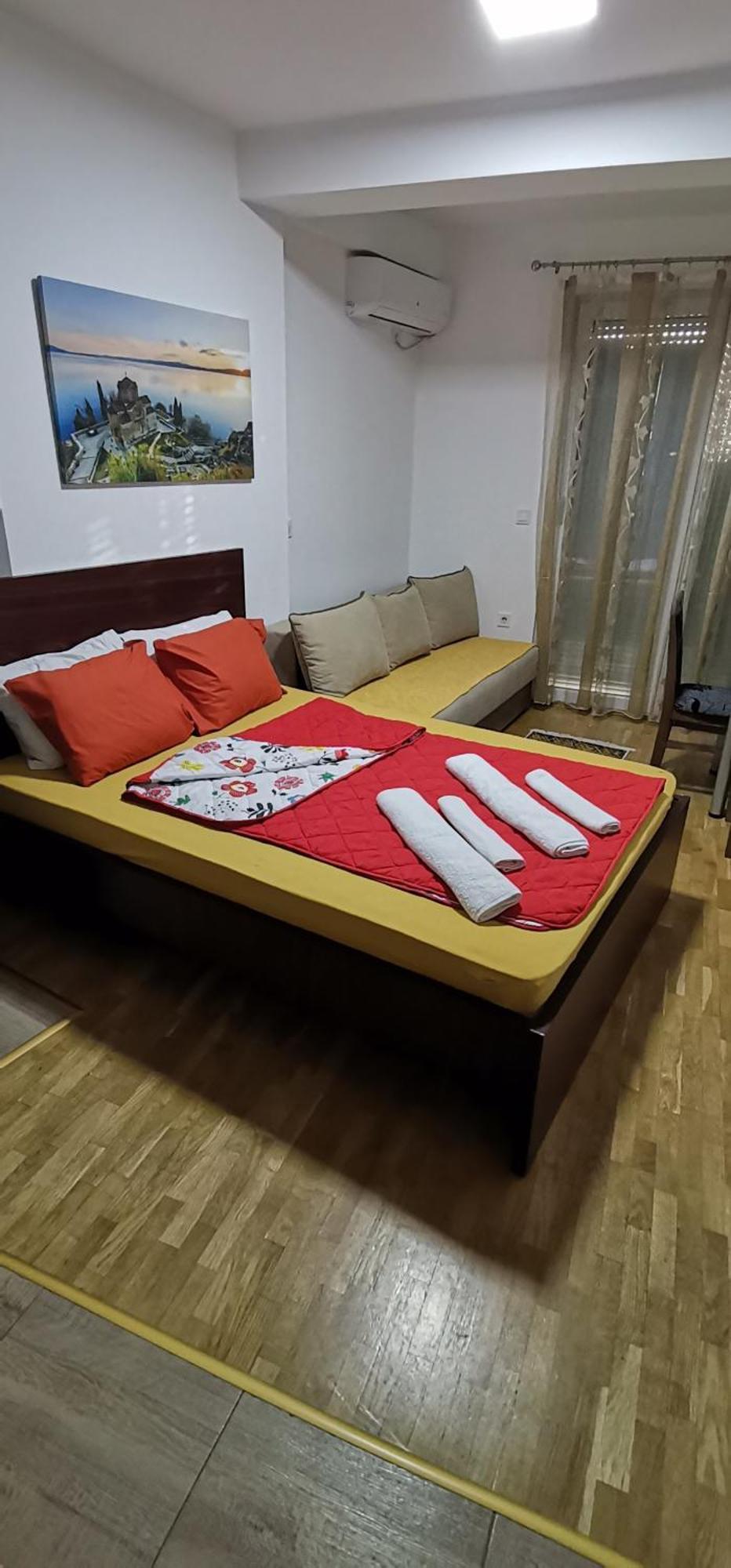 Center Apartment Delfina Ohrid Bagian luar foto