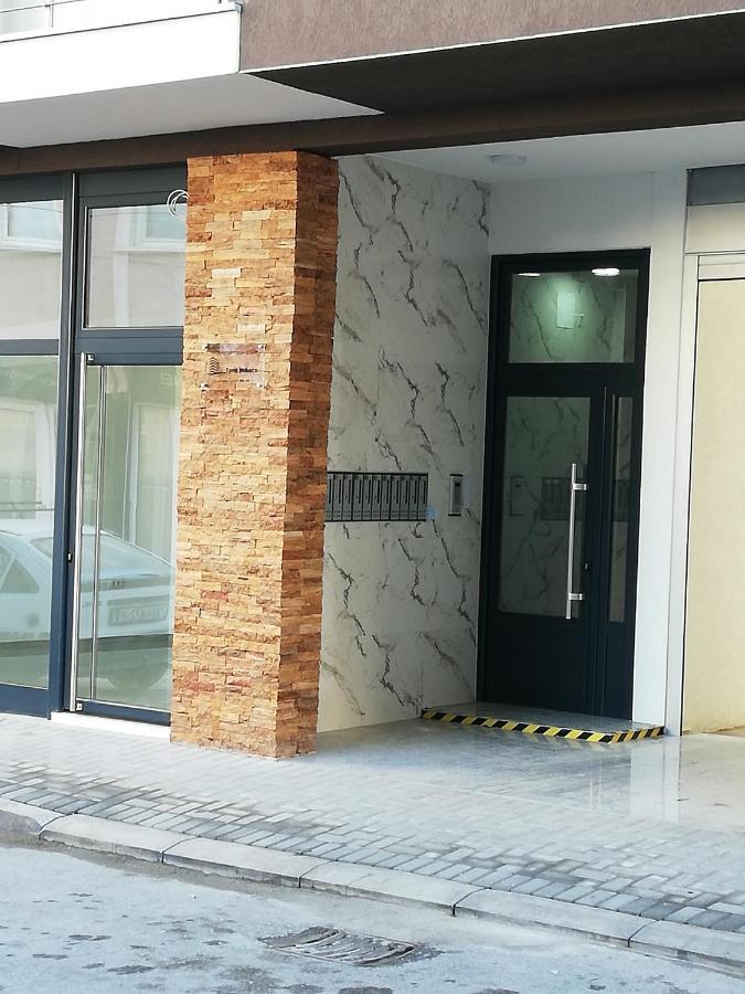 Center Apartment Delfina Ohrid Bagian luar foto
