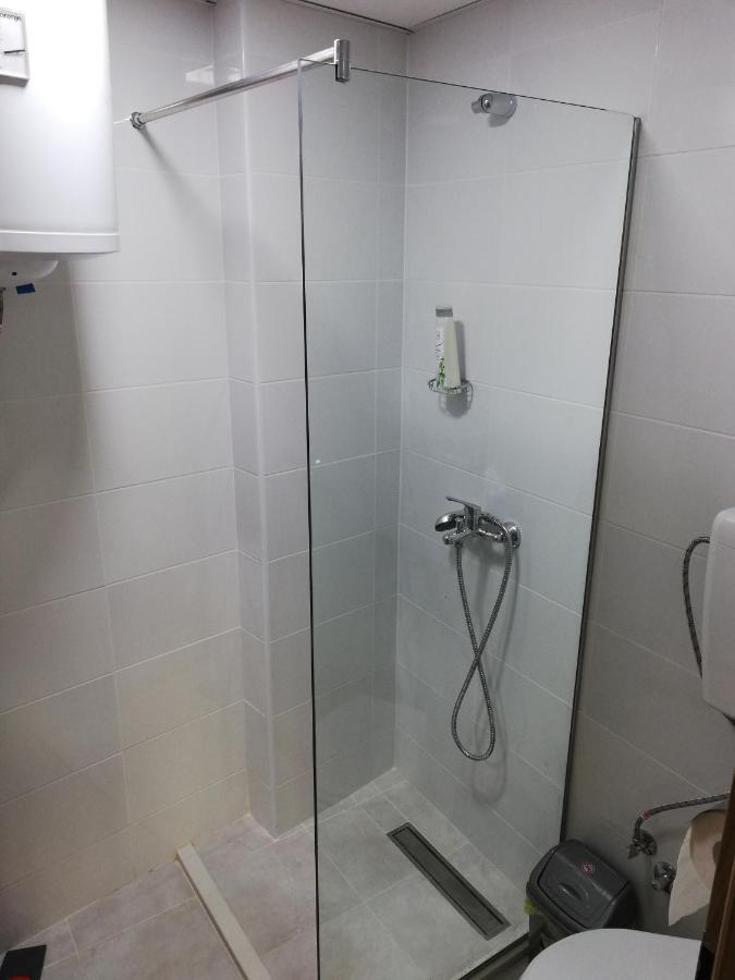 Center Apartment Delfina Ohrid Bagian luar foto